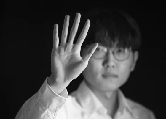 比赛最后时刻，双方发生冲突。
